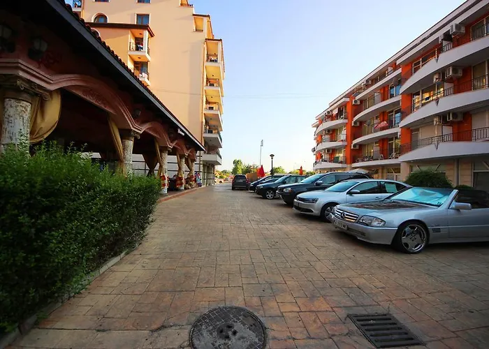 Menada In Karolina Lägenhet Slăntjev Brjag