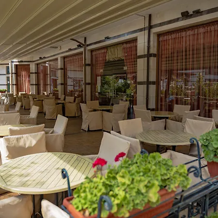 Menada In Karolina * Σάνι Μπιτς