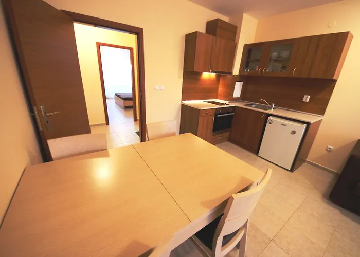 Menada In Karolina * サニービーチ