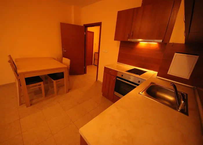 Menada In Karolina サニービーチ