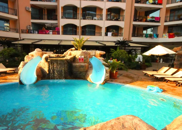 Menada In Karolina サニービーチ