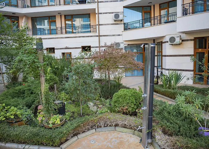 Menada In Karolina * サニービーチ