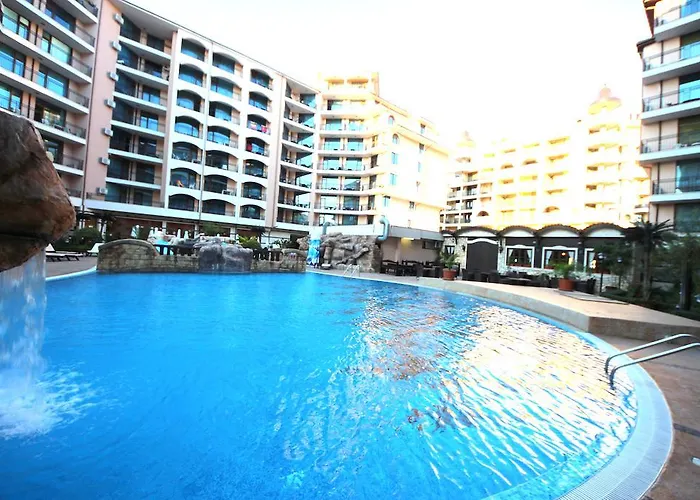 Menada In Karolina サニービーチ