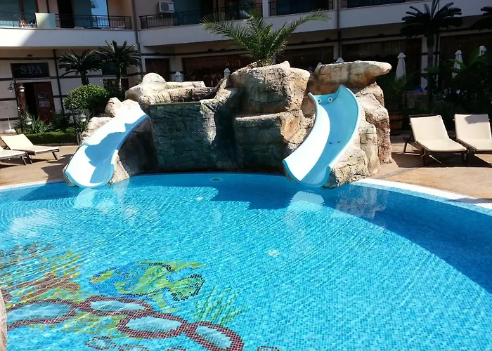 Menada In Karolina サニービーチ